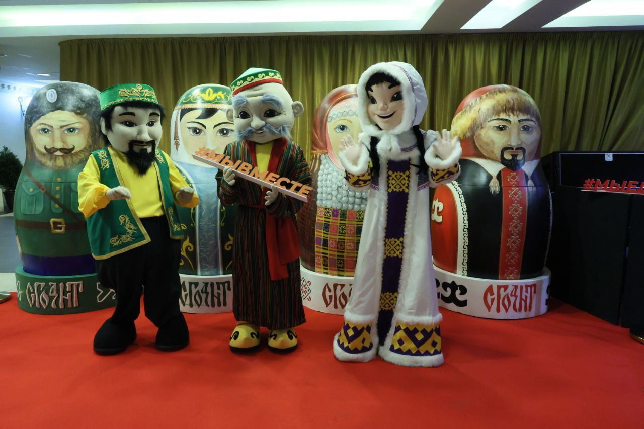 Артём Жога: Колоритно и ярко отметили День народного единства на фестивале культур в Екатеринбурге Артём Жога: Колоритно и ярко отметили День народного единства на фестивале культур в Екатеринбурге