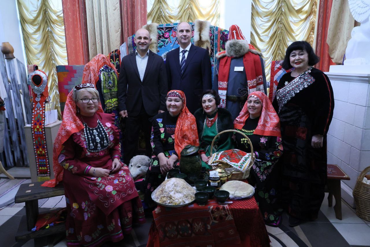 Артём Жога: Колоритно и ярко отметили День народного единства на фестивале культур в Екатеринбурге Артём Жога: Колоритно и ярко отметили День народного единства на фестивале культур в Екатеринбурге