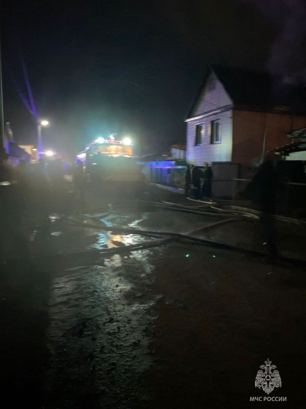 И вновь - баня.... Сотрудники МЧС России работали на пожаре в городе Сим: на улице Кирова, в частном домовладении загорелись баня и надворные постройки. Огонь успел перекинуться и на баню соседей. Площадь пожара составила... И вновь - баня.... Сотрудники МЧС России работали на пожаре в городе Сим: на улице Кирова, в частном домовладении загорелись баня и надворные постройки. Огонь успел перекинуться и на баню соседей. Площадь пожара составила...