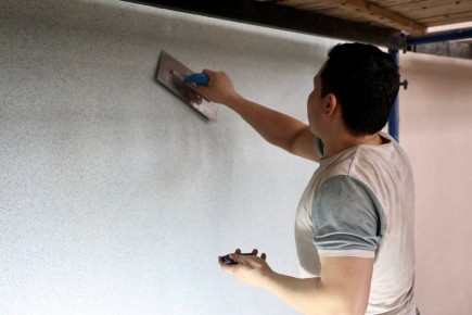 Дизайнер Анна Романчук перечислила практичные и красивые материалы для ремонта