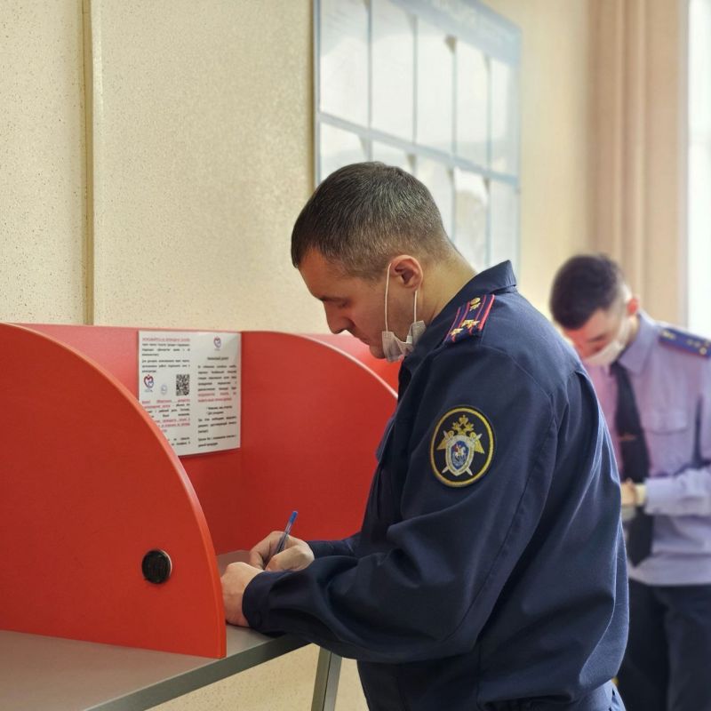 Офицеры следственного управления СК России по Челябинской области вновь стали донорами крови Офицеры следственного управления СК России по Челябинской области вновь стали донорами крови