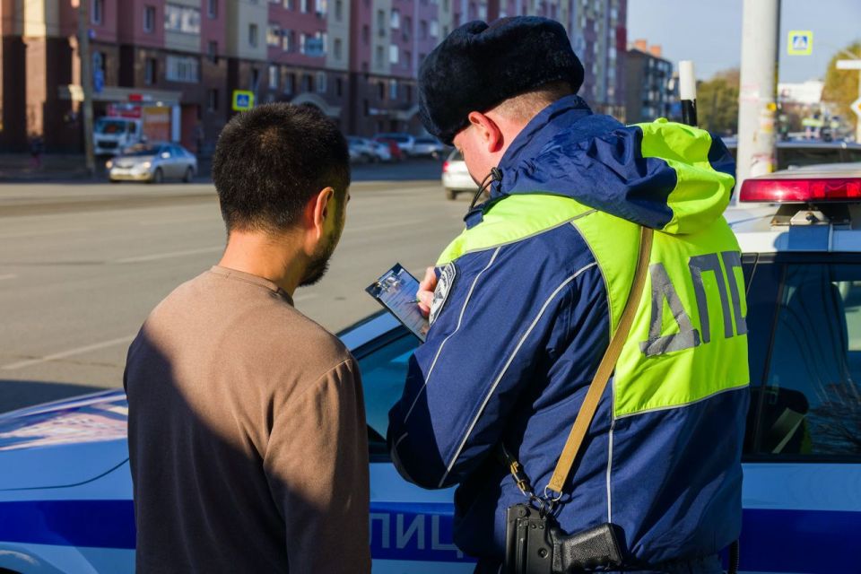 В Челябинске водитель автомобиля «Нива» привлечен к административной ответственности за опасную перевозку пассажира
