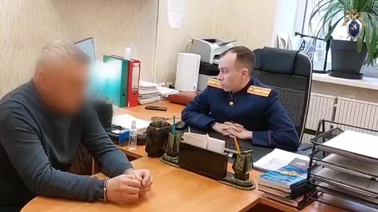 СКР показал видео задержания экс-генерального директора и бывшего главного инженера челябинского МУП «ПОВВ»