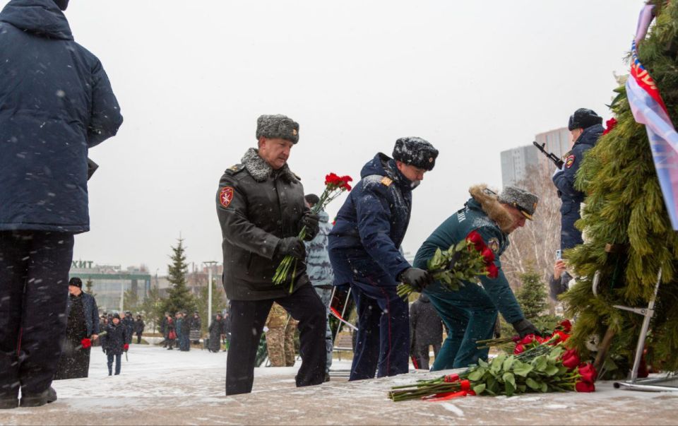 Исполняющий обязанности руководителя регионального СКР принял участие в мероприятии, посвященном памяти погибших при исполнении долга сотрудников правоохранительных органов Исполняющий обязанности руководителя регионального СКР принял участие в мероприятии, посвященном памяти погибших при исполнении долга сотрудников правоохранительных органов