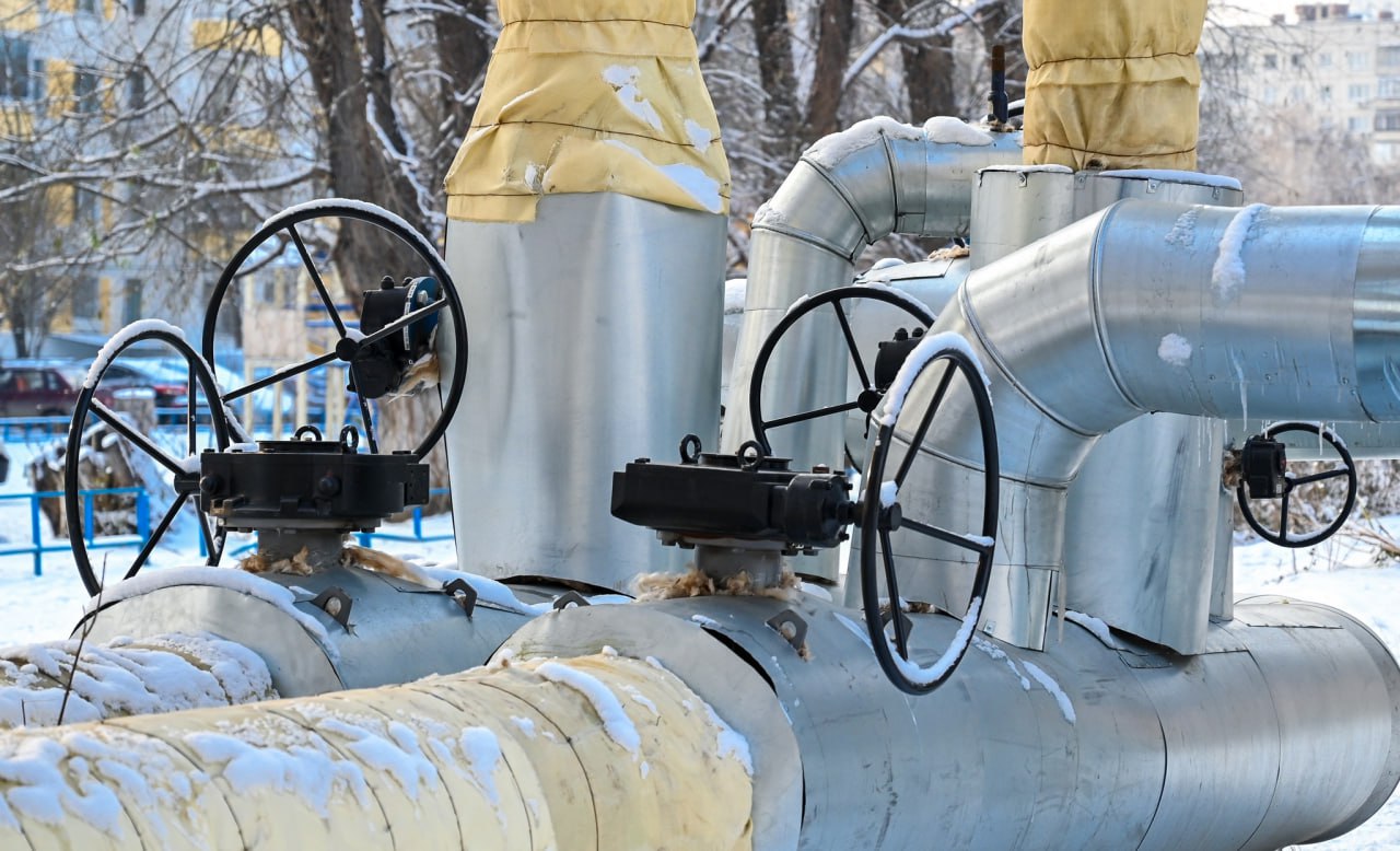 В Челябинске за год одели в изоляцию 10 километров теплосетей