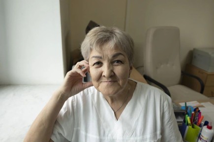 Мария Николаевна Искакова почти 46 лет работает операционной медсестрой в экстренной хирургии Челябинской областной больницы