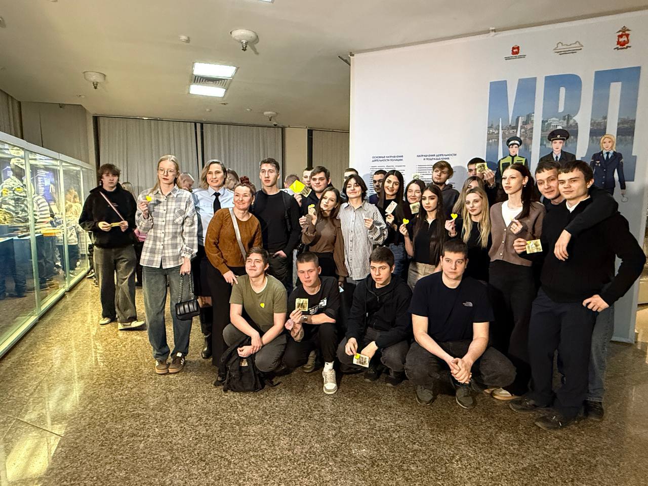 Сотрудники Управления Госавтоинспекции провели мастер-класс по изготовлению световозвращающих элементов в Краеведческом музее Сотрудники Управления Госавтоинспекции провели мастер-класс по изготовлению световозвращающих элементов в Краеведческом музее