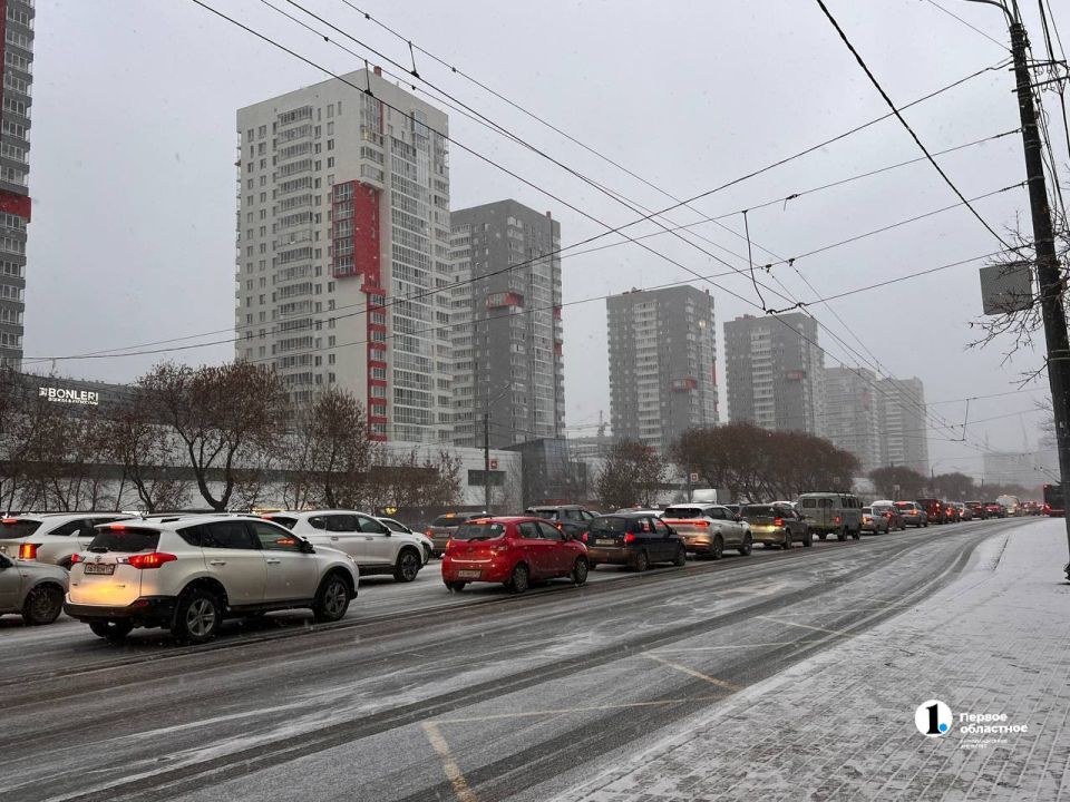 Короткая рабочая неделя в Челябинске началась с 9-балльных пробок Короткая рабочая неделя в Челябинске началась с 9-балльных пробок