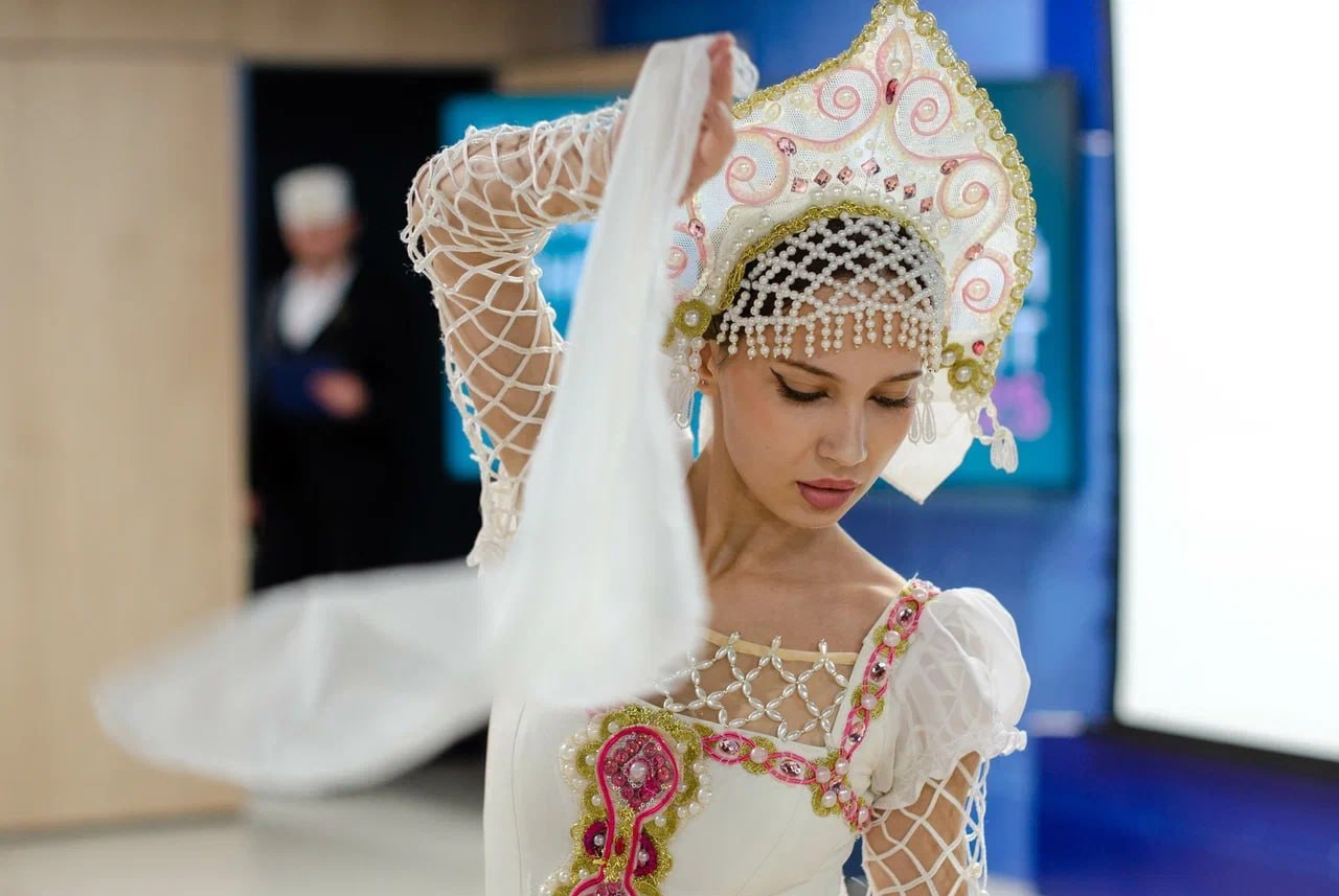 «Народов много – Родина одна»: в Челябинске написали юбилейный Большой этнографический диктант «Народов много – Родина одна»: в Челябинске написали юбилейный Большой этнографический диктант