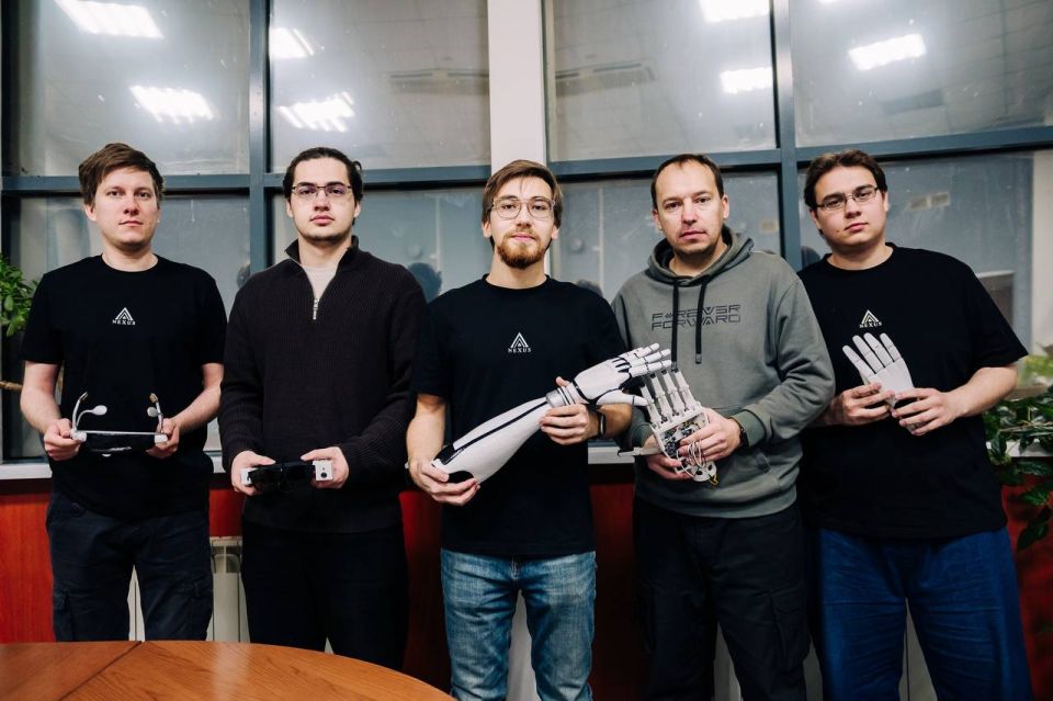 Прототип бионического протеза руки создали в Челябинской области Прототип бионического протеза руки создали в Челябинской области