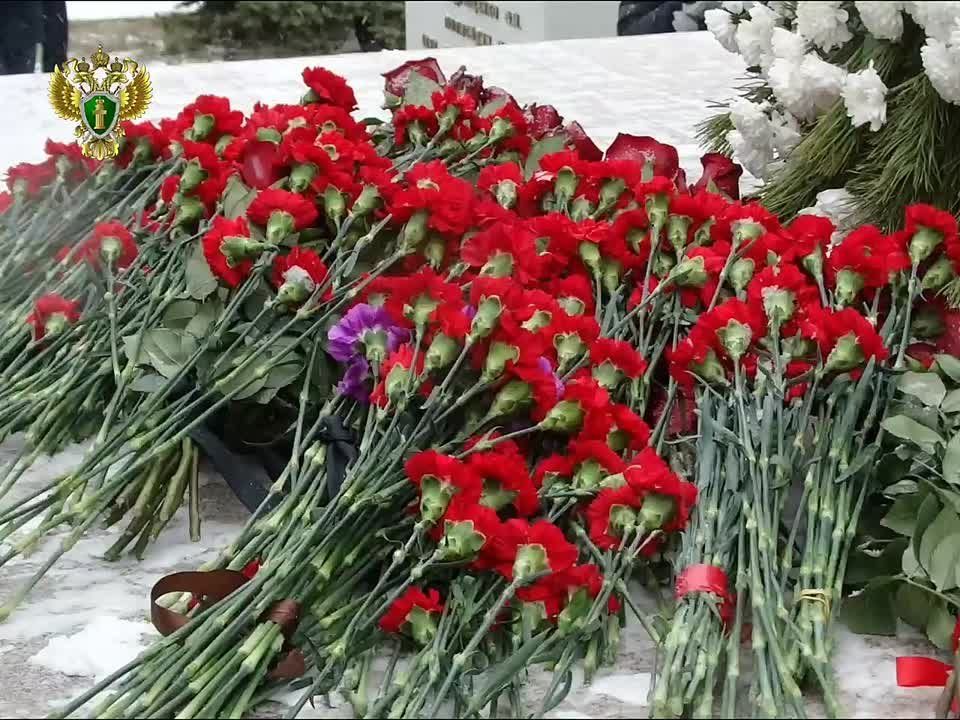Прокурор области принял участие в церемонии возложения венков и цветов к мемориальному комплексу «Солдатам правопорядка»