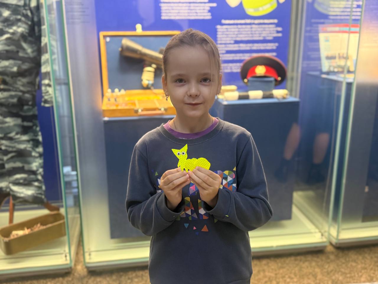 Сотрудники Управления Госавтоинспекции провели мастер-класс по изготовлению световозвращающих элементов в Краеведческом музее Сотрудники Управления Госавтоинспекции провели мастер-класс по изготовлению световозвращающих элементов в Краеведческом музее