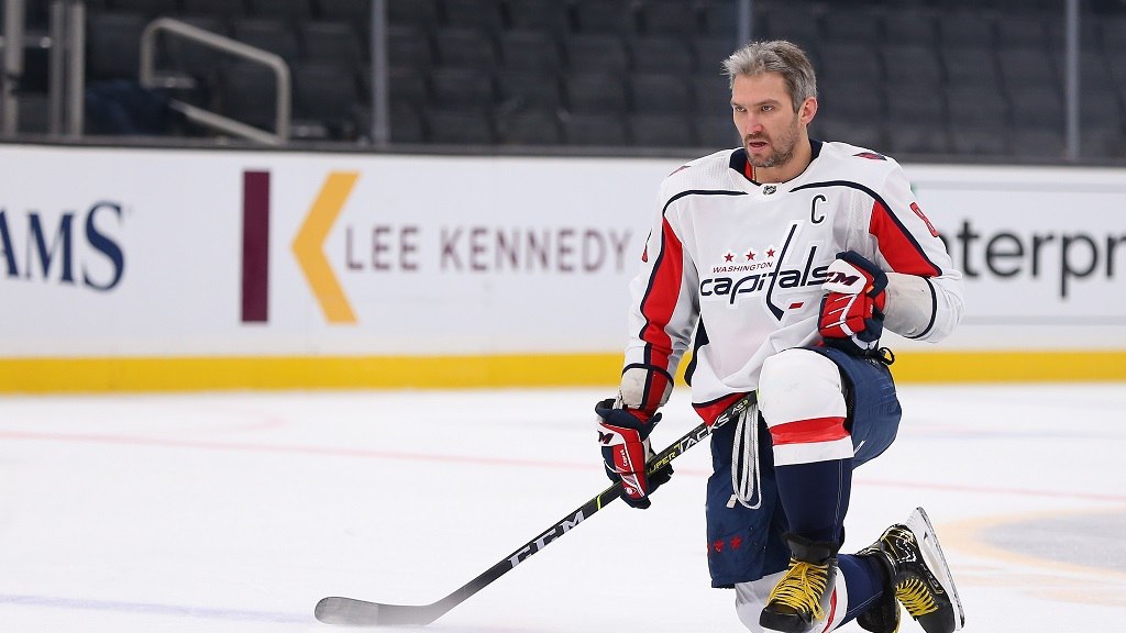 В свои 40 лет легендарный Овечкин крушит рекорды: уже 900-я шайба в НХЛ В свои 40 лет легендарный Овечкин крушит рекорды: уже 900-я шайба в НХЛ