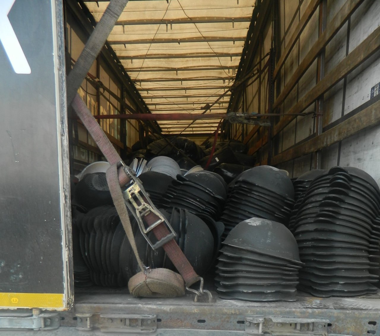 На южноуральской границе изъяли большую партию нелегальных казанов