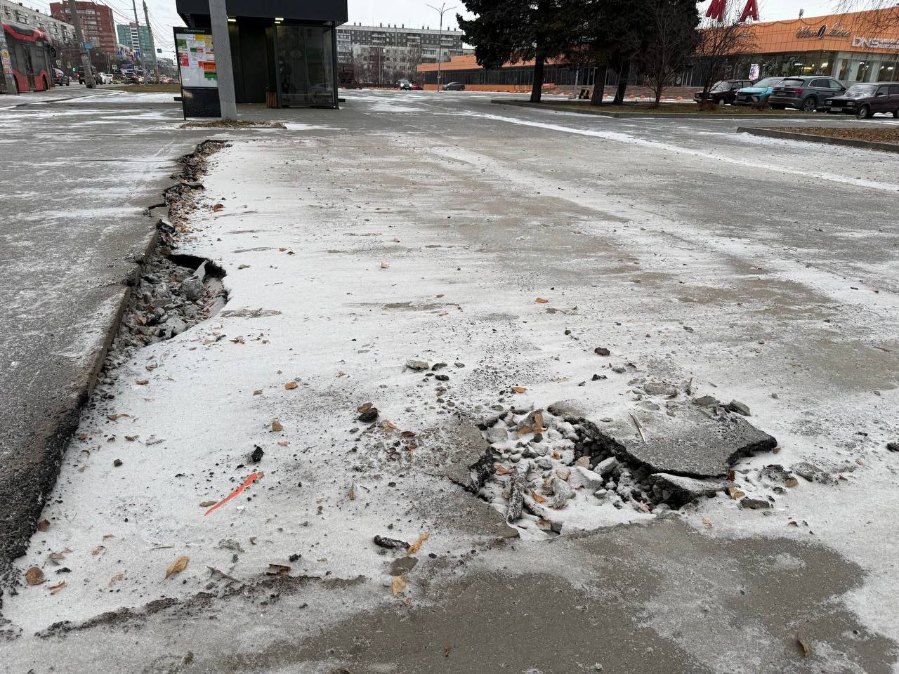 У «Теоремы» демонтировали незаконный павильон У «Теоремы» демонтировали незаконный павильон