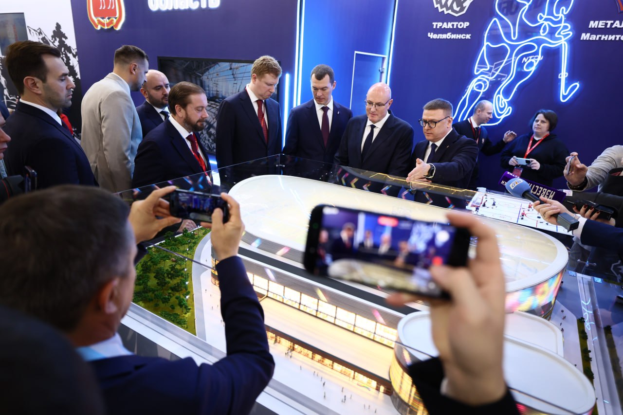 Заместитель председателя Правительства РФ Дмитрий Чернышенко и министр спорта России Михаил Дегтярёв ознакомились со спортивными достижениями Челябинской области Заместитель председателя Правительства РФ Дмитрий Чернышенко и министр спорта России Михаил Дегтярёв ознакомились со спортивными достижениями Челябинской области