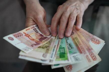 В Челябинске мошенники заставили работать на себя 78-летнего мужчину