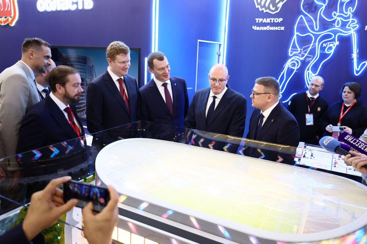 Заместитель председателя Правительства РФ Дмитрий Чернышенко и министр спорта России Михаил Дегтярёв ознакомились со спортивными достижениями Челябинской области Заместитель председателя Правительства РФ Дмитрий Чернышенко и министр спорта России Михаил Дегтярёв ознакомились со спортивными достижениями Челябинской области