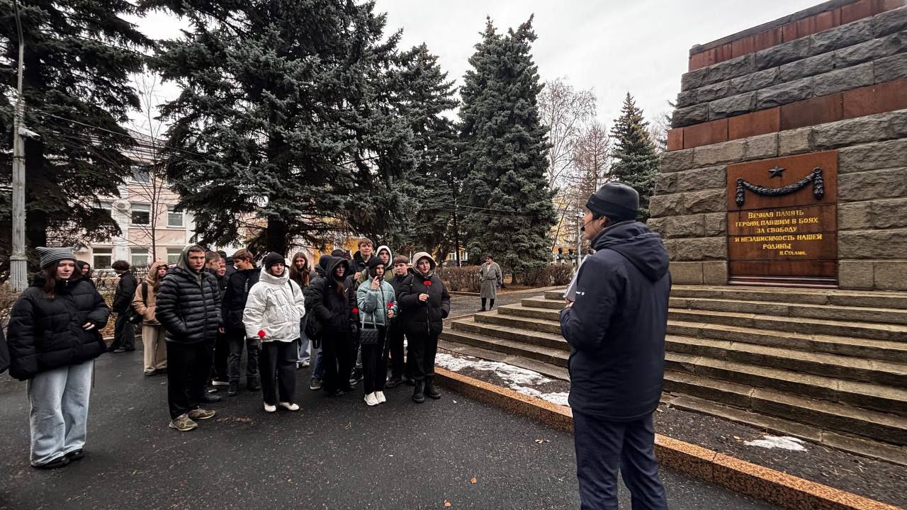 В Копейске прошла пешеходная экскурсия В Копейске прошла пешеходная экскурсия