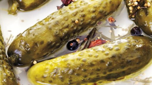 Рецепт по классику: как в доме Антона Чехова солили огурцы