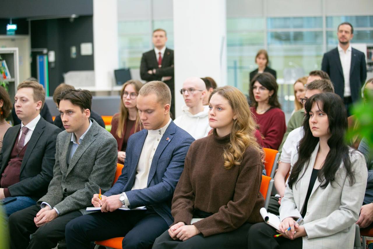 Алексей Текслер принял участие в проекте «ГосВышка» Алексей Текслер принял участие в проекте «ГосВышка»