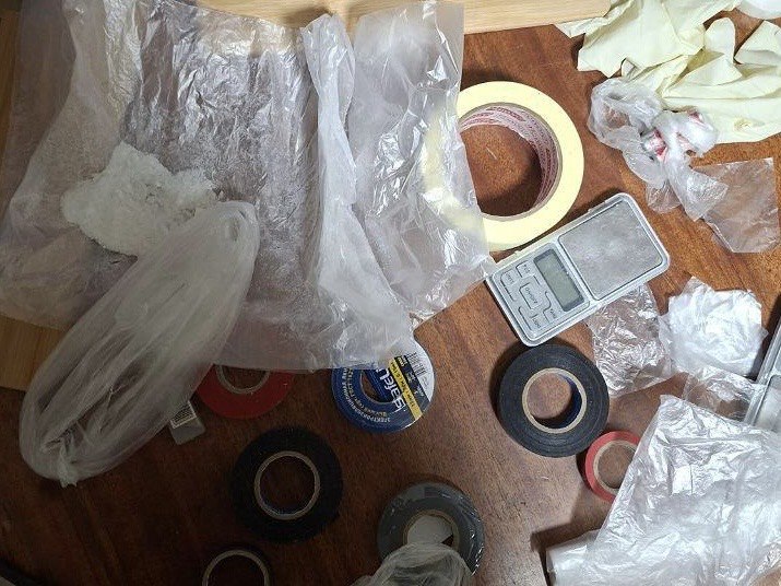 В Челябинске полицейские задержали подозреваемого в попытке сбыта крупной партии наркотиков В Челябинске полицейские задержали подозреваемого в попытке сбыта крупной партии наркотиков