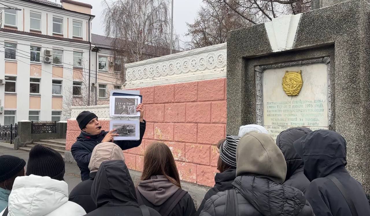 В Копейске прошла пешеходная экскурсия