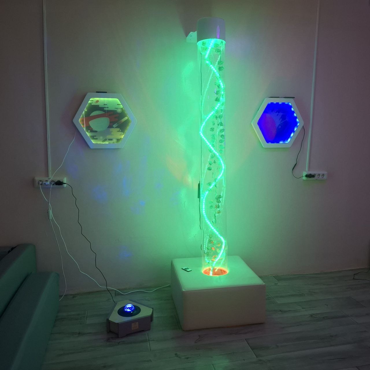 В Магнитогорске открыли первую сенсорную комнату для детей с аутизмом В Магнитогорске открыли первую сенсорную комнату для детей с аутизмом