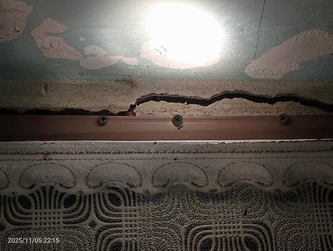 Неудачный ремонт привел к взрыву в доме под Челябинском, есть пострадавшие Неудачный ремонт привел к взрыву в доме под Челябинском, есть пострадавшие