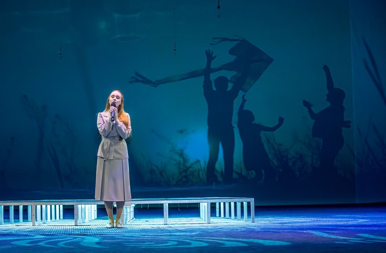 «Мы за вас горой, вы за нас — стеной»: театр «Омнибус» подарил златоустовским стражам порядка пронзительный спектакль «Блокпост» «Мы за вас горой, вы за нас — стеной»: театр «Омнибус» подарил златоустовским стражам порядка пронзительный спектакль «Блокпост»