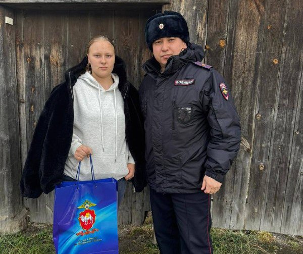 В Челябинской области полицейские навестили семьи погибших при исполнении долга сотрудников органов внутренних дел В Челябинской области полицейские навестили семьи погибших при исполнении долга сотрудников органов внутренних дел