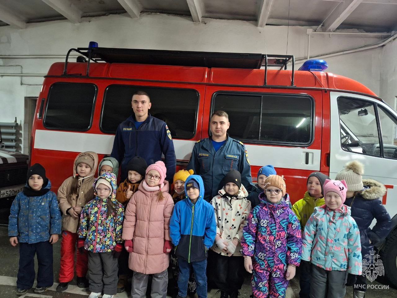 Дошколята узнали о профессии пожарного Дошколята узнали о профессии пожарного