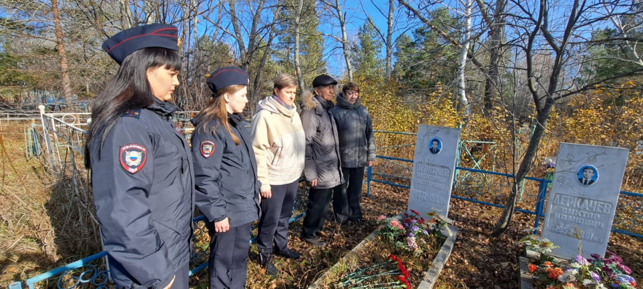 На Южном Урале почтили память стражей порядка, погибших при исполнении служебных обязанностей На Южном Урале почтили память стражей порядка, погибших при исполнении служебных обязанностей