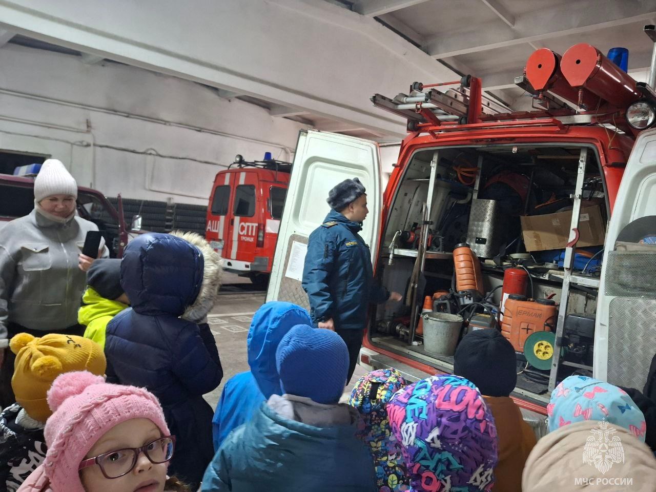 Дошколята узнали о профессии пожарного Дошколята узнали о профессии пожарного