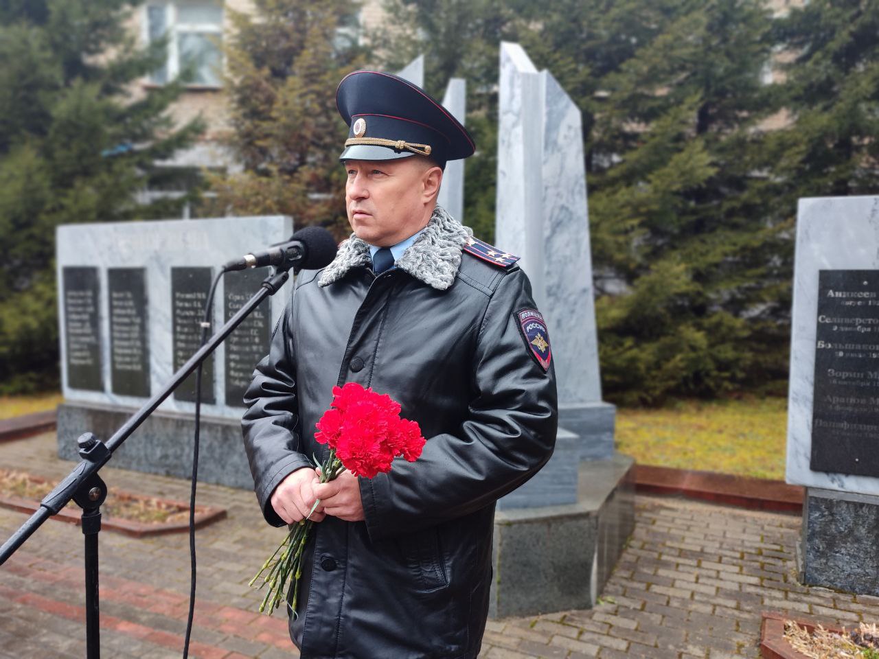 На Южном Урале почтили память стражей порядка, погибших при исполнении служебных обязанностей На Южном Урале почтили память стражей порядка, погибших при исполнении служебных обязанностей