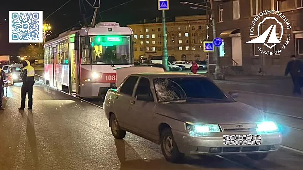 Сотрудники Госавтоинспекции устанавливают обстоятельства смертельного дорожно-транспортного происшествия, произошедшего на территории города Магнитогорска