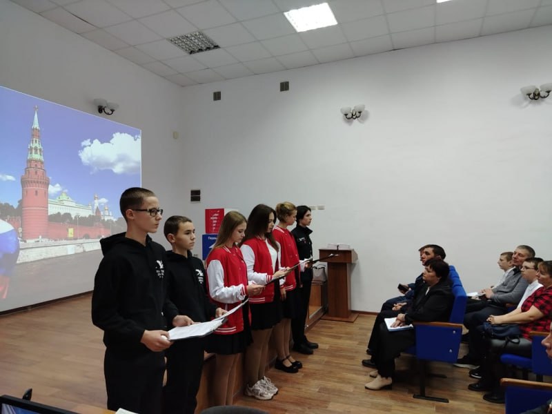 В Варненском районе сотрудники полиции приняли участие в торжественном вручении паспортов юным гражданам России В Варненском районе сотрудники полиции приняли участие в торжественном вручении паспортов юным гражданам России