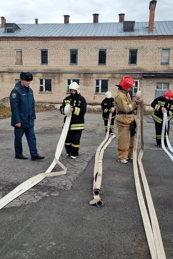 Кадеты на практике: первый шаг в профессию огнеборца Кадеты на практике: первый шаг в профессию огнеборца