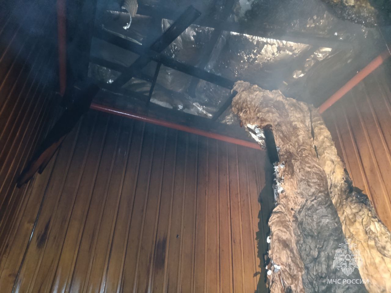 Ранним утром сотрудники МЧС России работали на пожаре по улице 40 лет Октября: произошло возгорание в бане-сауне спортивно-оздоровительного комплекса Ранним утром сотрудники МЧС России работали на пожаре по улице 40 лет Октября: произошло возгорание в бане-сауне спортивно-оздоровительного комплекса