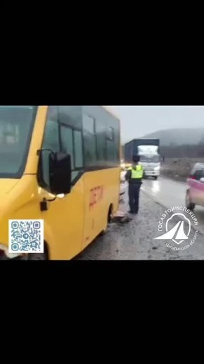 Сотрудниками Госавтоинспекции организована оперативная эвакуация детей из школьного автобуса