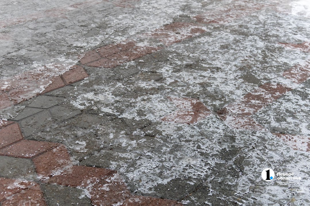 Осторожно, будет скользко. Предстоящей ночью в Челябинской области температура может опуститься до -10 градусов, что станет причиной гололедицы на дорогах и тротуарах утром