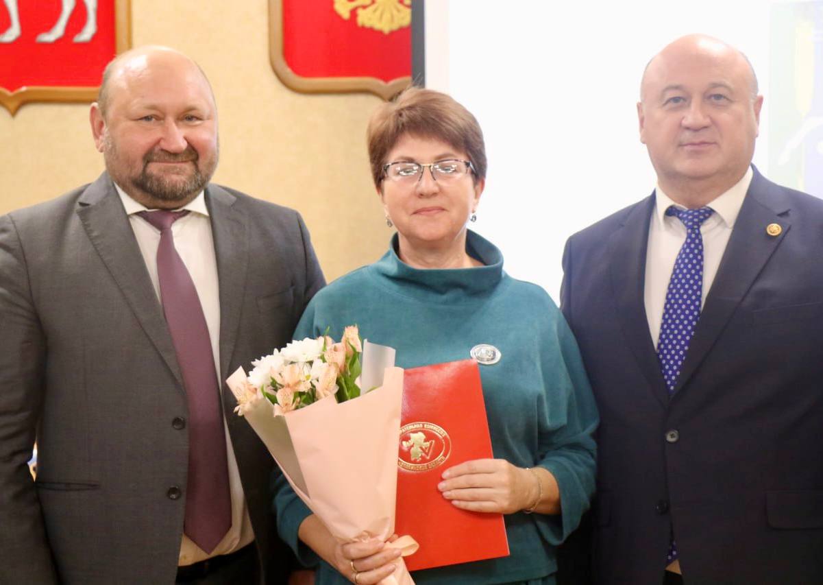 ЕВГЕНИЙ ГОЛИЦЫН НАГРАДИЛ ЧЛЕНОВ УЧАСТКОВЫХ КОМИССИЙ ЕВГЕНИЙ ГОЛИЦЫН НАГРАДИЛ ЧЛЕНОВ УЧАСТКОВЫХ КОМИССИЙ