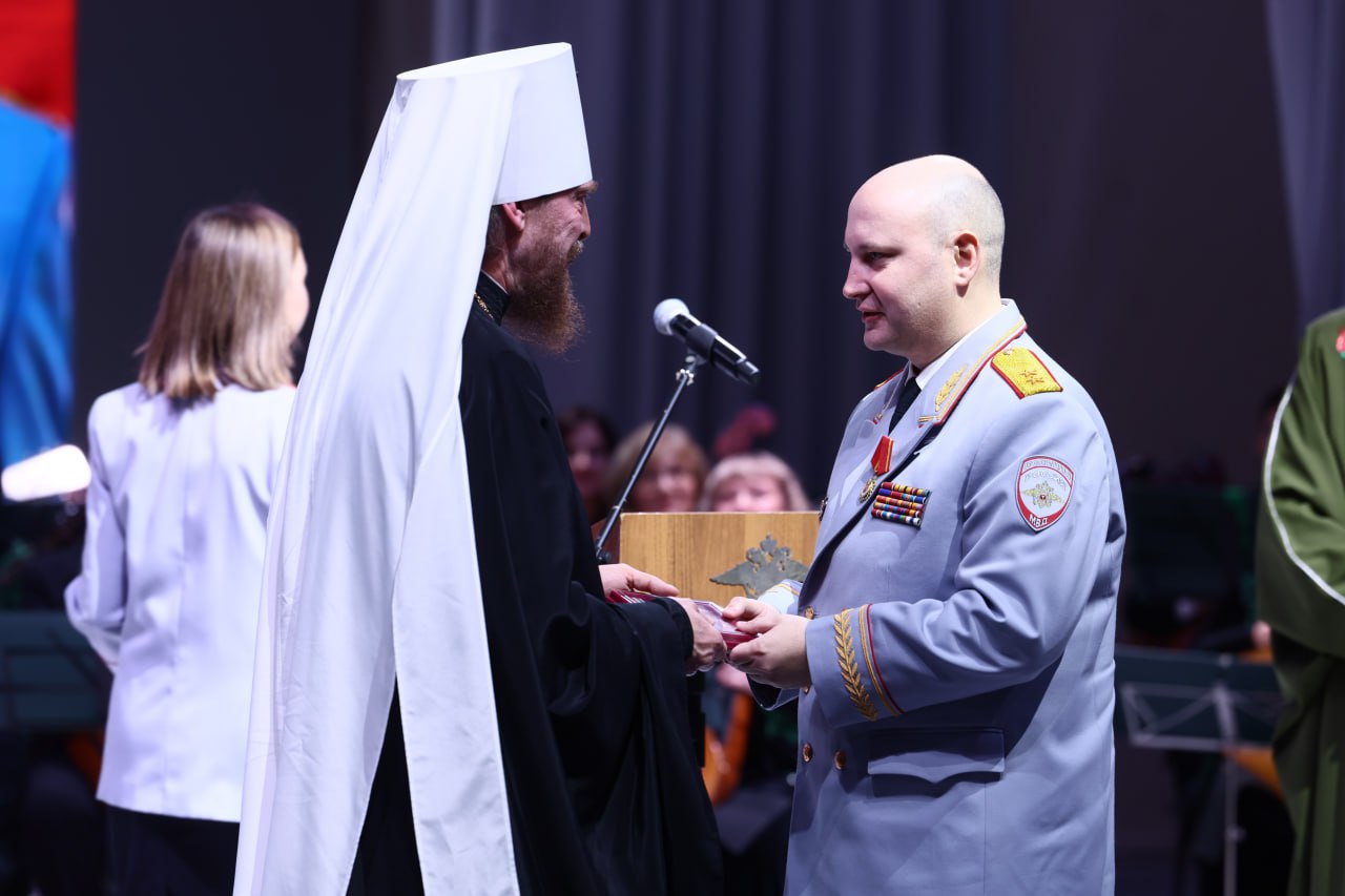 Сотрудников полиции Челябинской области поздравили с профессиональным праздником Сотрудников полиции Челябинской области поздравили с профессиональным праздником