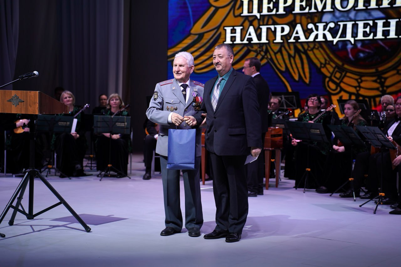 Сотрудников полиции Челябинской области поздравили с профессиональным праздником Сотрудников полиции Челябинской области поздравили с профессиональным праздником