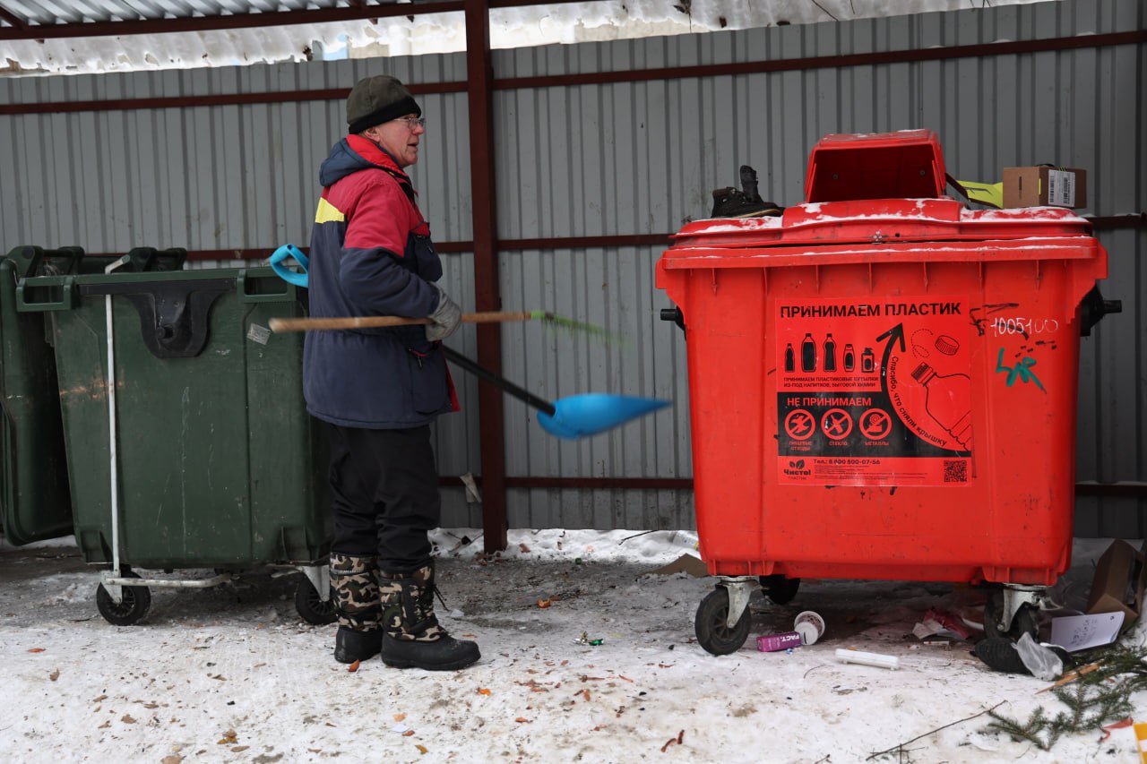 В Челябинской области выставили 3,6 тысячи новых мусорных баков с начала года