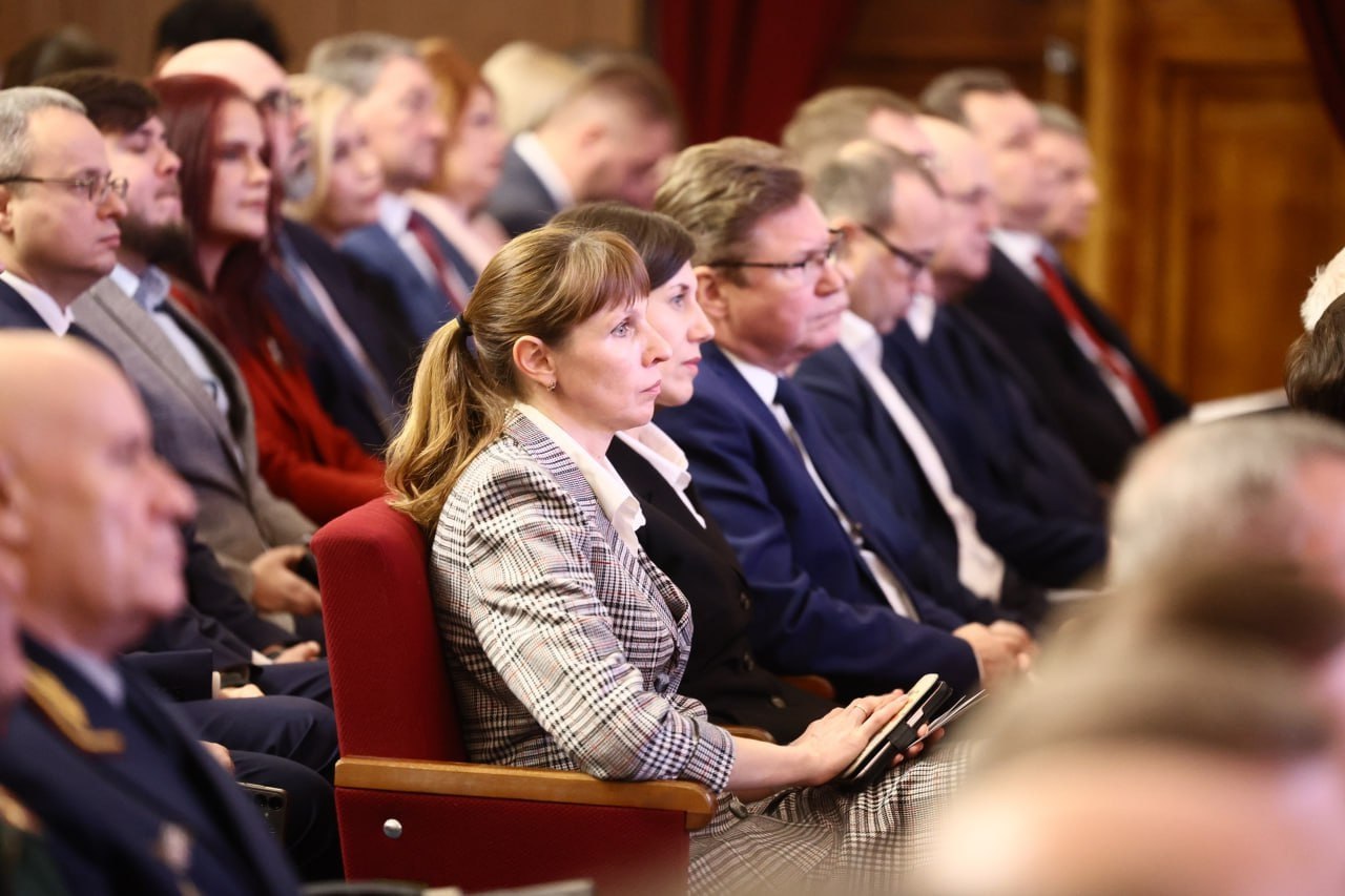 Алексей Текслер провел выездное областное совещание в Южноуральске Алексей Текслер провел выездное областное совещание в Южноуральске