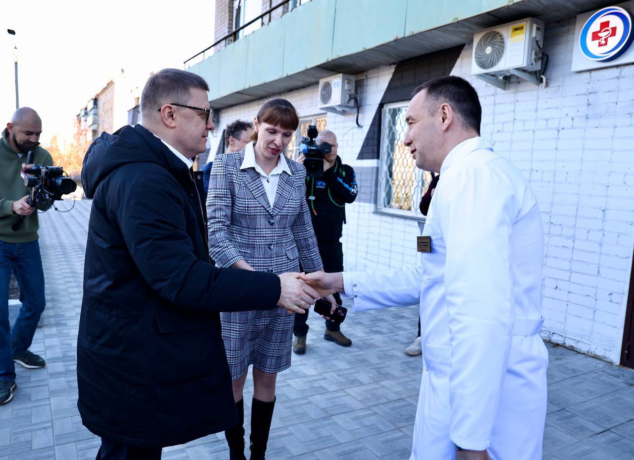 Алексей Текслер проверил обновлённый дневной стационар в Южноуральске