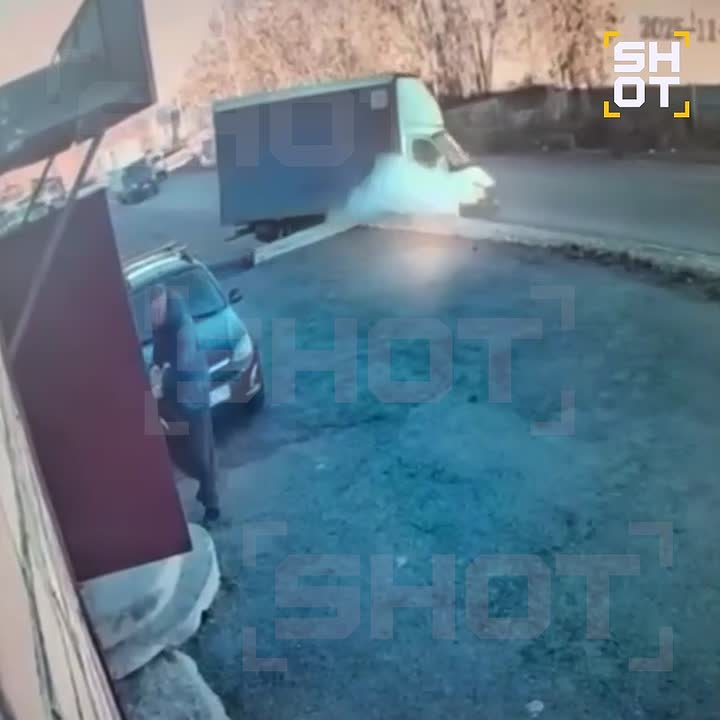 Газовый баллон в «газели» рванул при столкновении с бордюром в Магнитогорске — авто сгорело дотла, чудом выжили водитель и пешеход