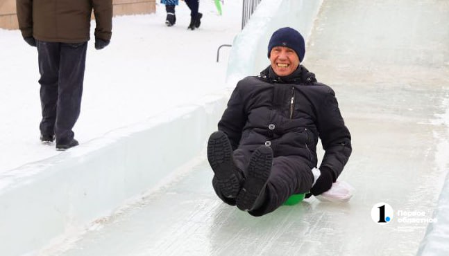 Реже болеть зимой поможет радость ну и голод, холод и физические нагрузки, конечно