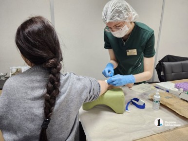 Поликлиники Челябинска проведут вечерний медосмотр 14 ноября